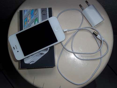 BUY NEW APPLE IPHONE 4S 32GB AND 64GB